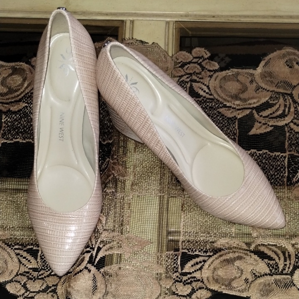 Nine West Cream Heels with Classic Pointed Toe and Sleek Silhouette